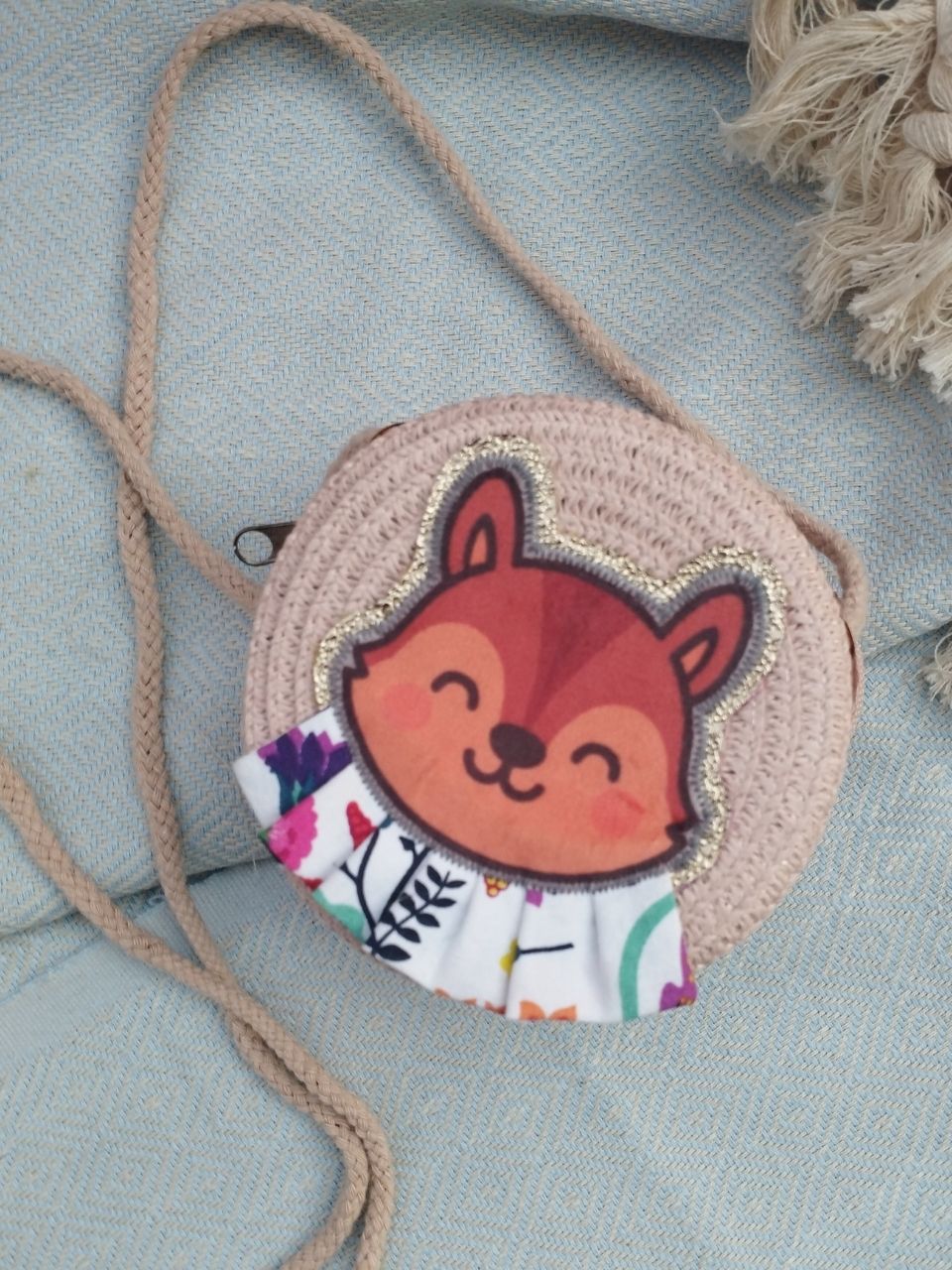 Mini sac en paille Ecureuil avec volant fleuri – Image 2